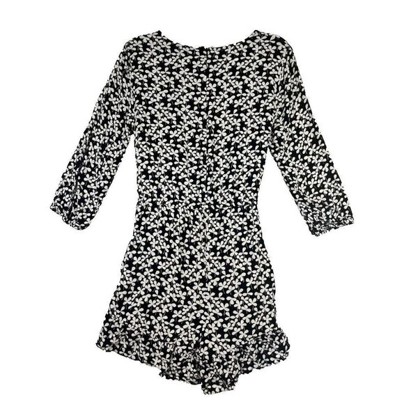 Who What Wear Romper Shorts Ruffle Black White Clover Floral Size Medium - Picture 2 of 8